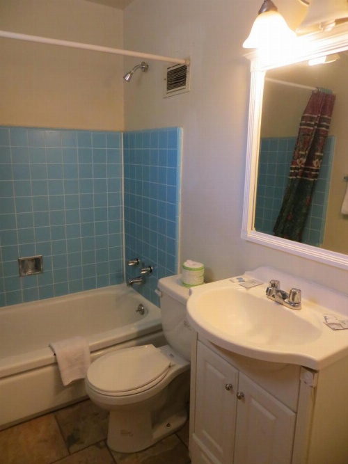 Cedar Inn & Suites image 12