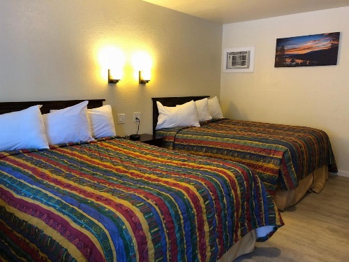 Cedar Inn & Suites image 19