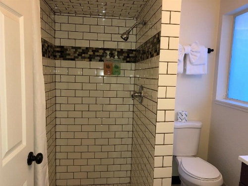 Cedar Inn & Suites image 21