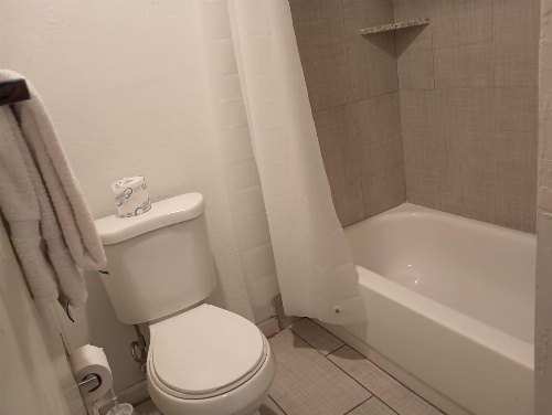 Cedar Inn & Suites image 3
