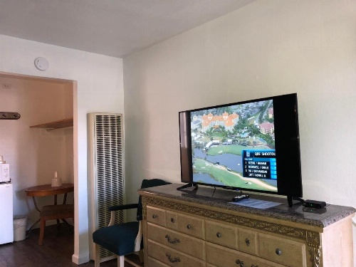 Cedar Inn & Suites image 37