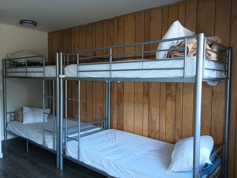 Cedar Inn & Suites