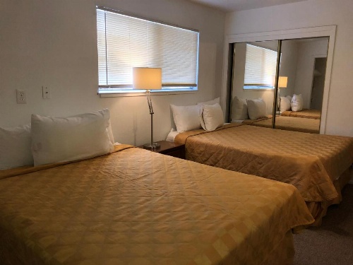 Cedar Inn & Suites image 38