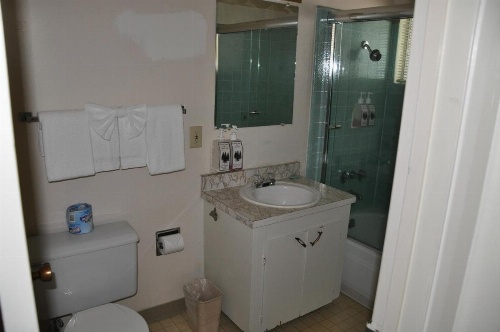 Cedar Inn & Suites image 44