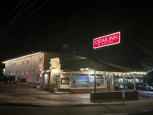 Cedar Inn & Suites image 46